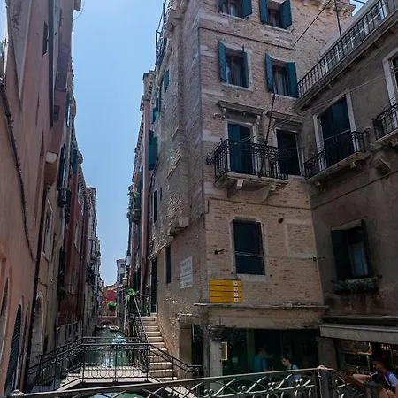 La Finestra Sulle Beccarie Velence