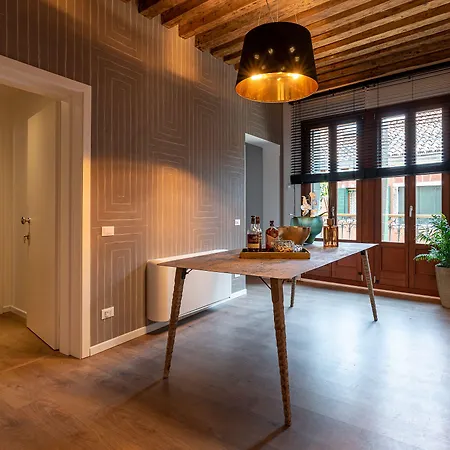 La Finestra Sulle Beccarie 4*