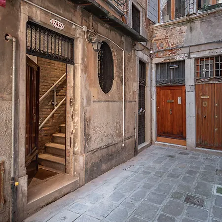 La Finestra Sulle Beccarie Πανσιόν Βενετία