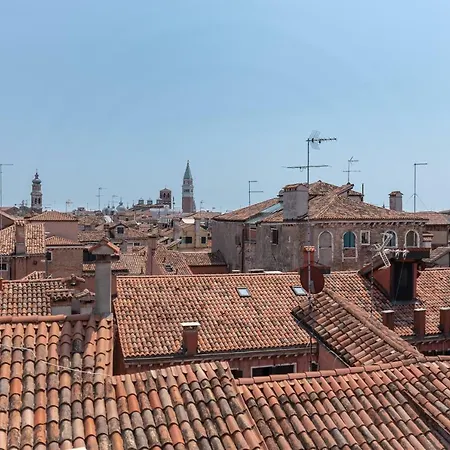 بيت ضيافة La Finestra Sulle Beccarie