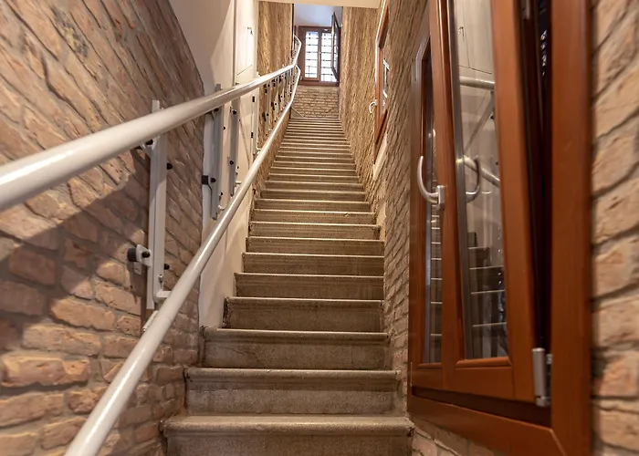 La Finestra Sulle Beccarie 4*